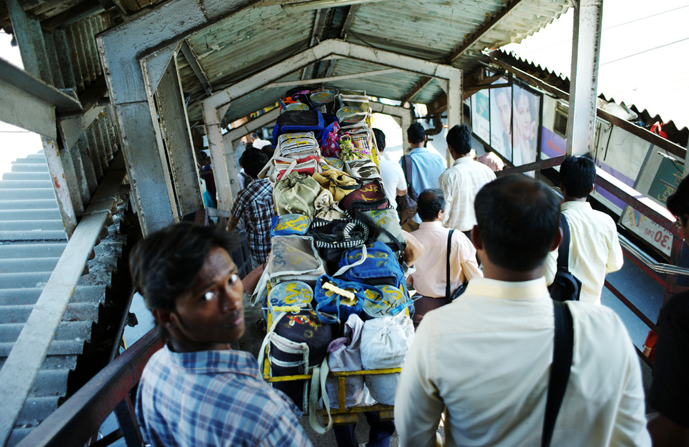 INDIA / MUMBAI / Report about the DABBAWALLA / MARCH 2011©Philipp Horak